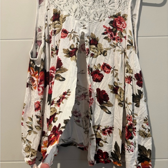 Ambiance Cream and Red Asymmetrical Tank Top - Picture 2 of 3